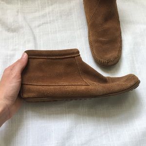 MINNETONKA brown suede moccasin shoe bootie